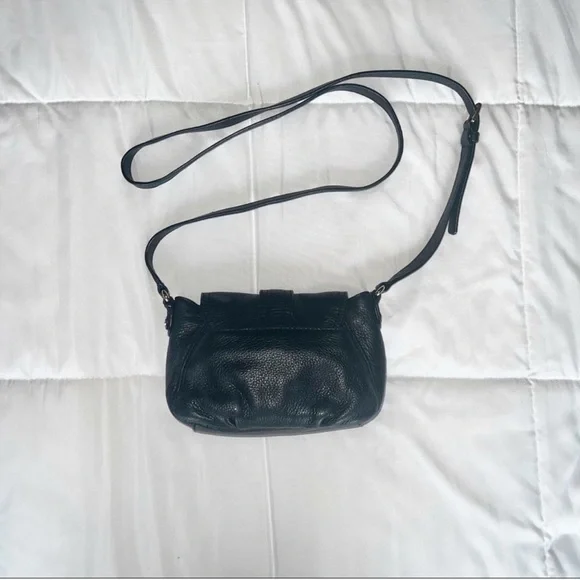 Michael Kors Black Crossbody Bag with Gold Clasp - Picture 6 of 15